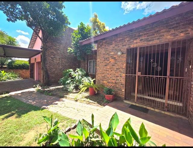 4 BEDROOM HOUSE FOR SALE IN SUNWARD PARK